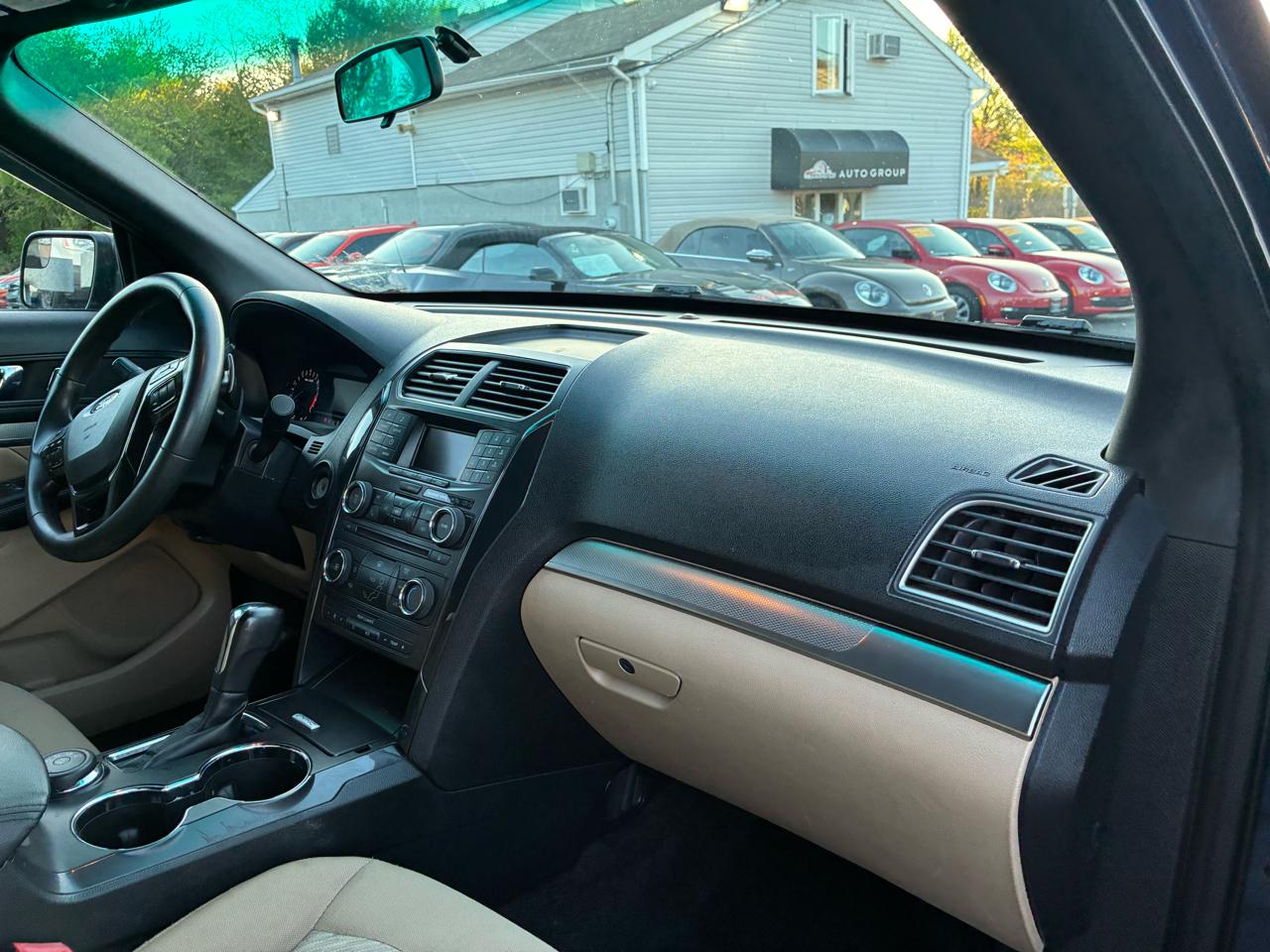 Ford Explorer Base 4WD 2016