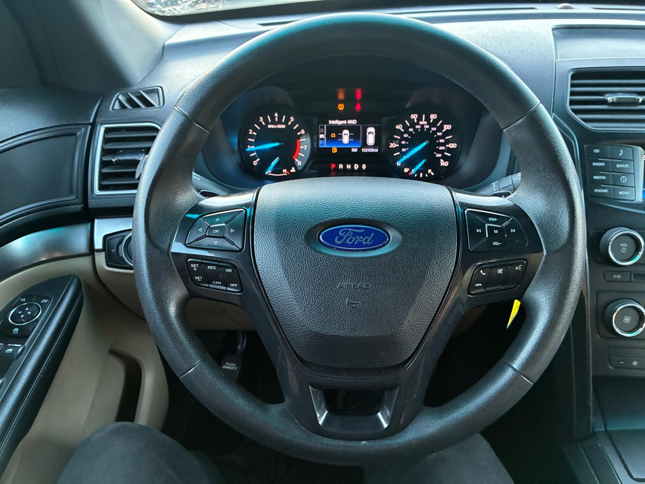 Ford Explorer Base 4WD 2016