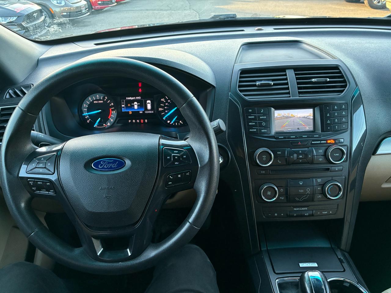 Ford Explorer Base 4WD 2016