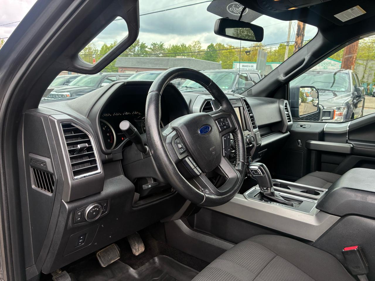 Ford F-150 XLT SuperCrew 6.5-ft. Bed 4WD 2015
