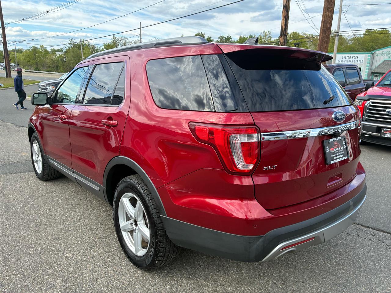 Ford Explorer XLT 4WD 2017