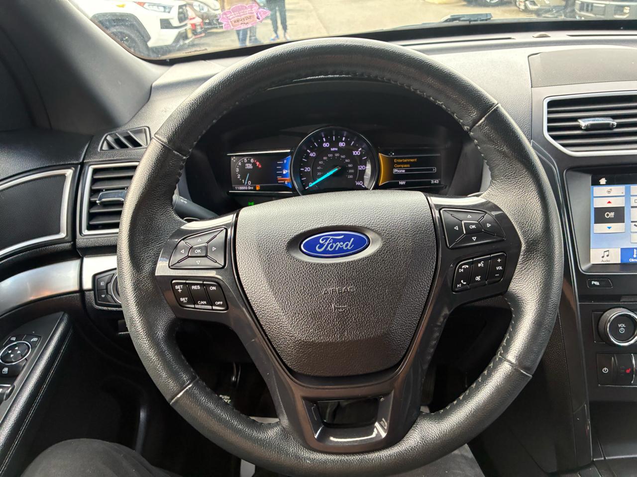 Ford Explorer XLT 4WD 2017