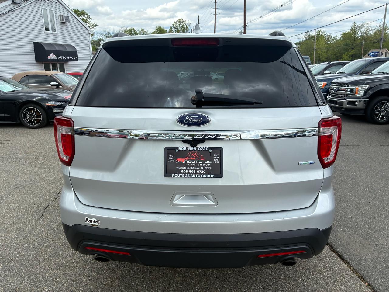 Ford Explorer Base 4WD 2016