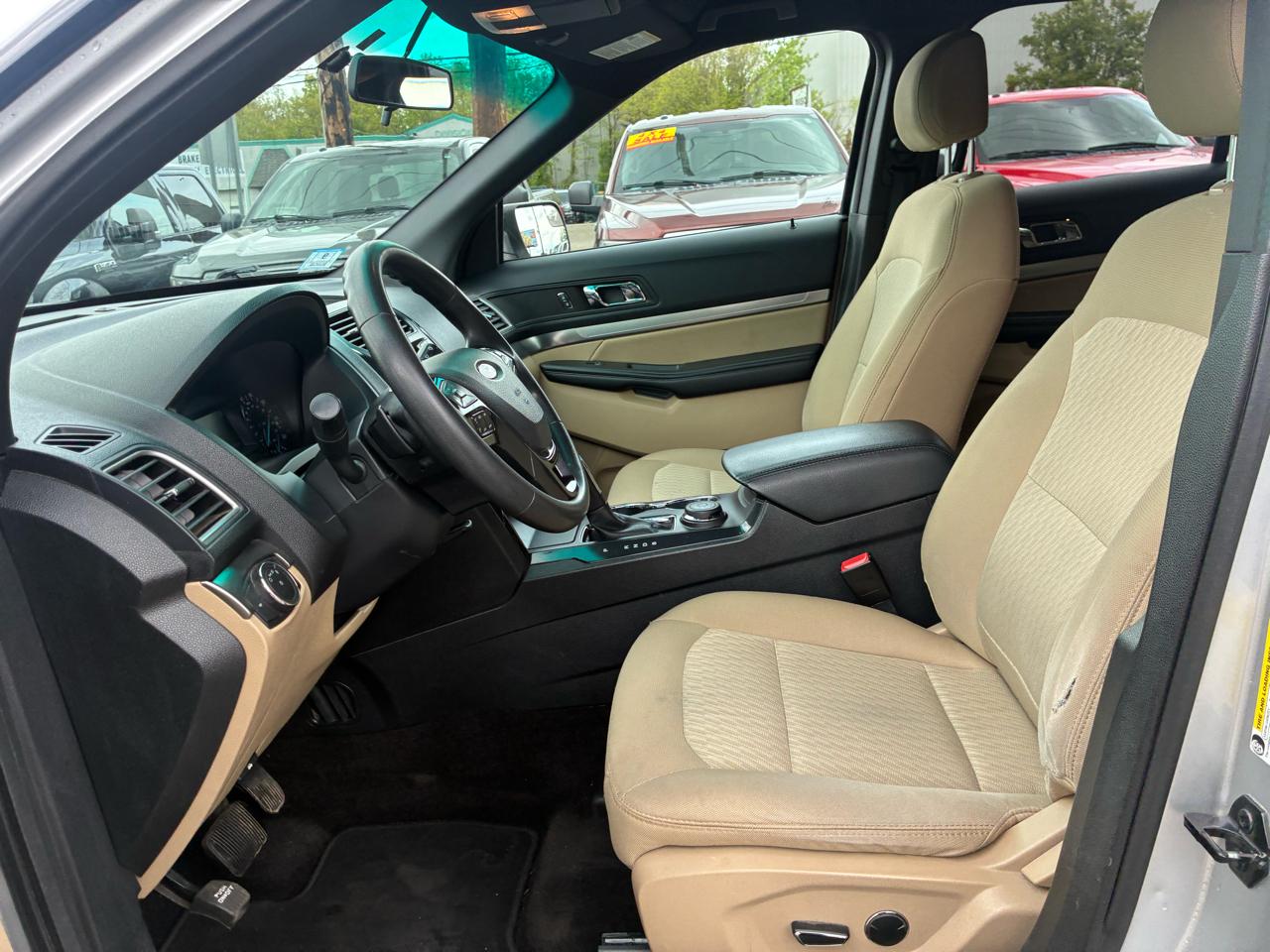 Ford Explorer Base 4WD 2016