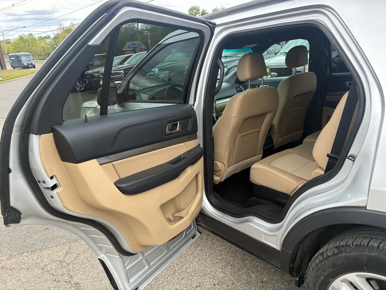Ford Explorer Base 4WD 2016
