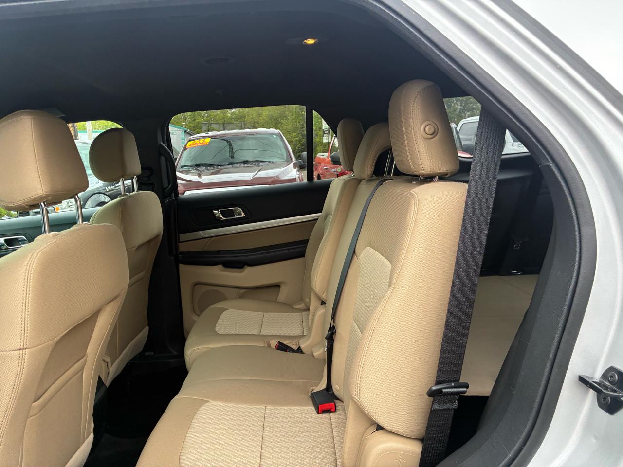 Ford Explorer Base 4WD 2016