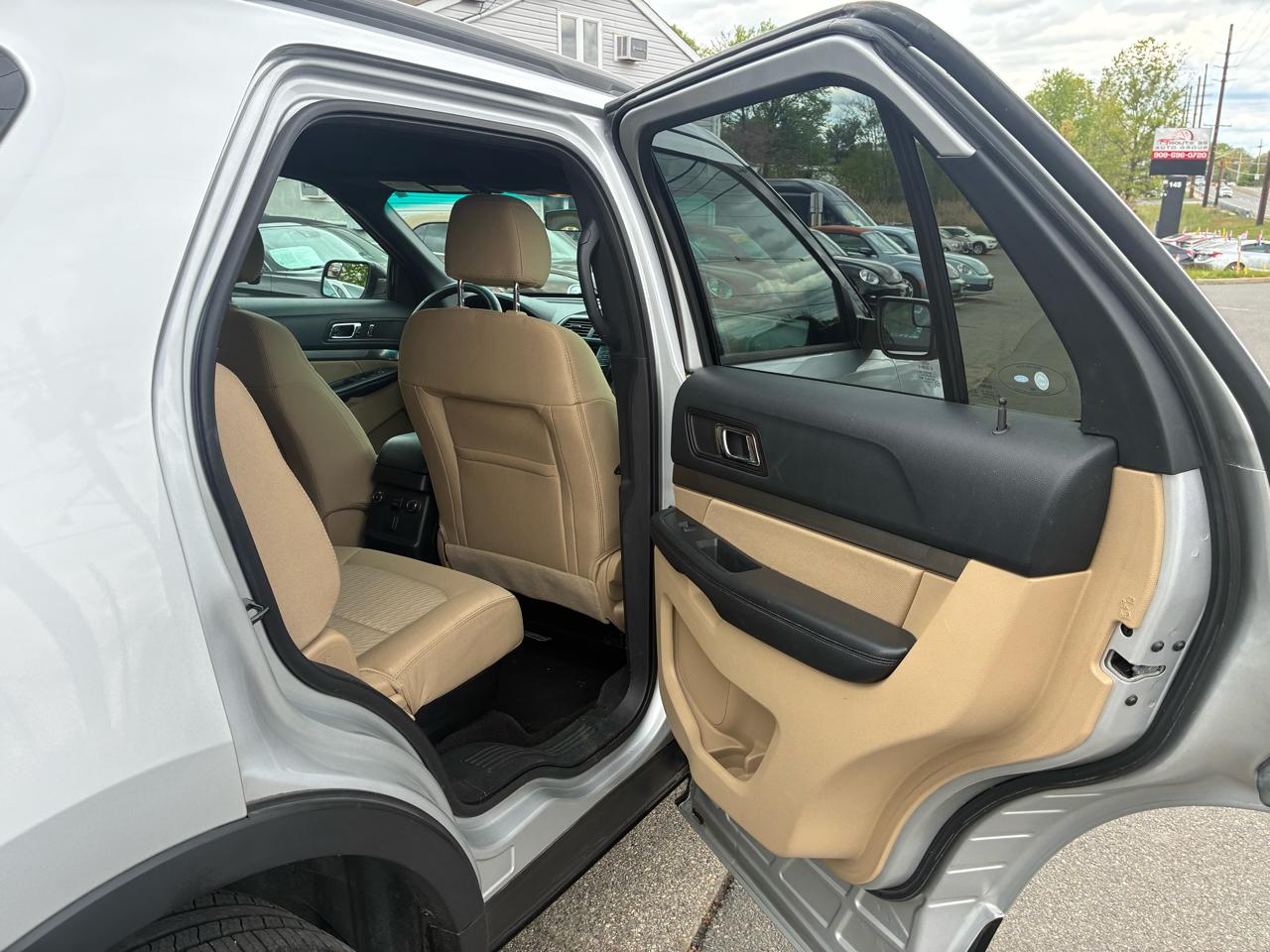 Ford Explorer Base 4WD 2016