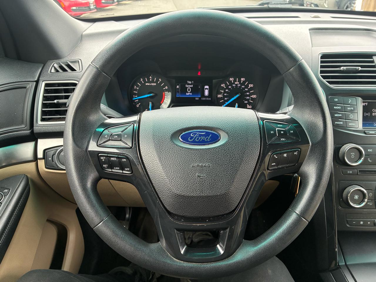 Ford Explorer Base 4WD 2016