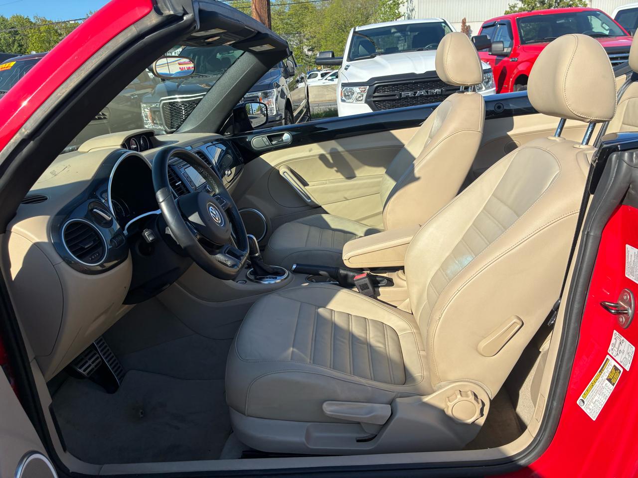 Volkswagen Beetle 2.0T Turbo Convertible 2013