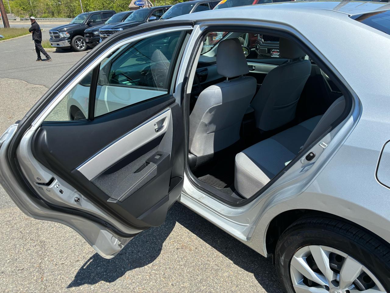 Toyota Corolla LE CVT 2016