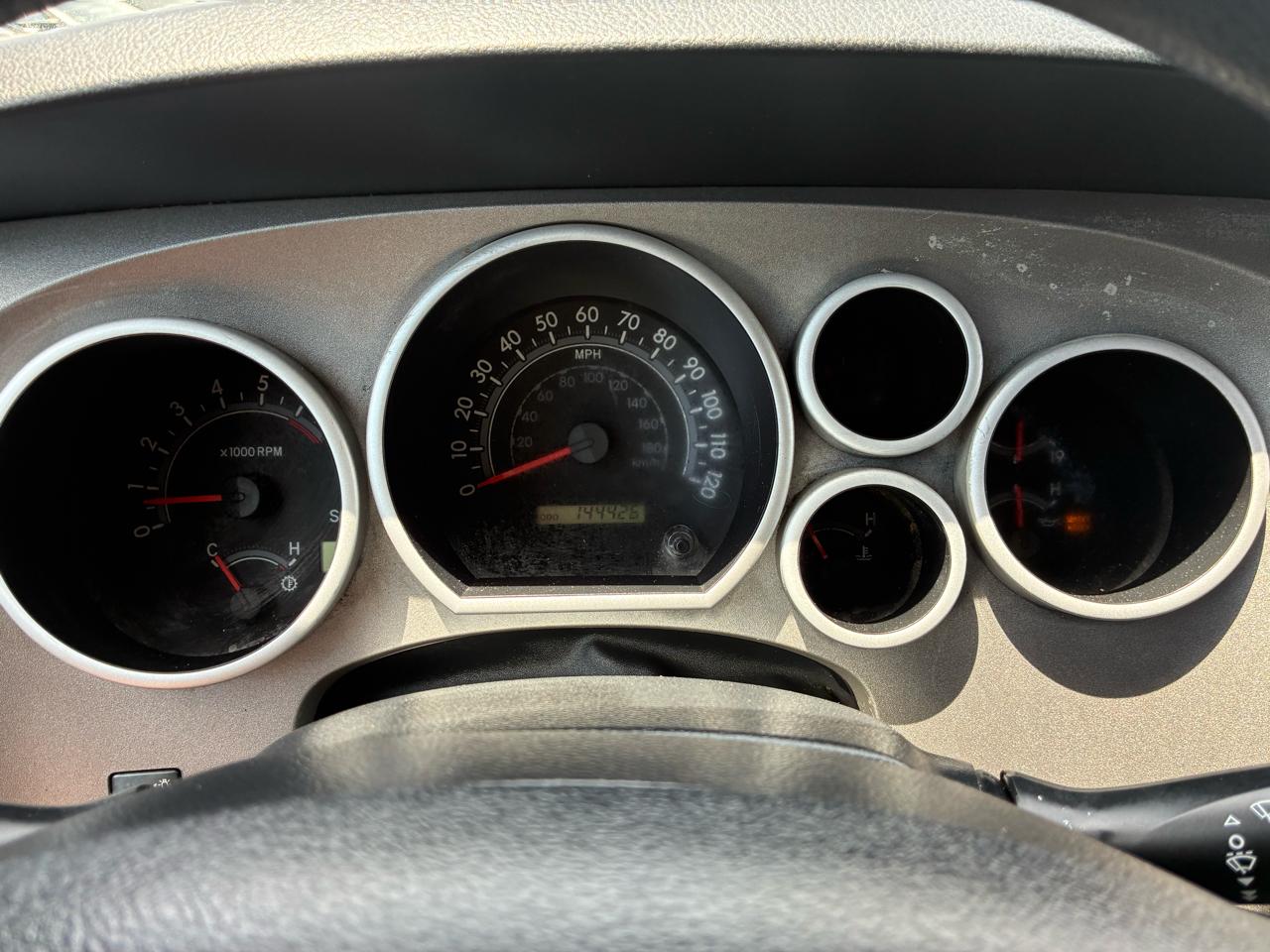 Toyota Tundra Tundra-Grade 5.7L Double Cab 4WD 2011