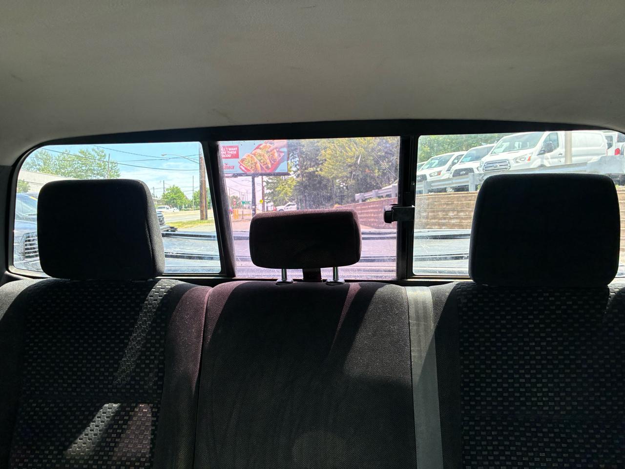 Toyota Tundra Tundra-Grade 5.7L Double Cab 4WD 2011