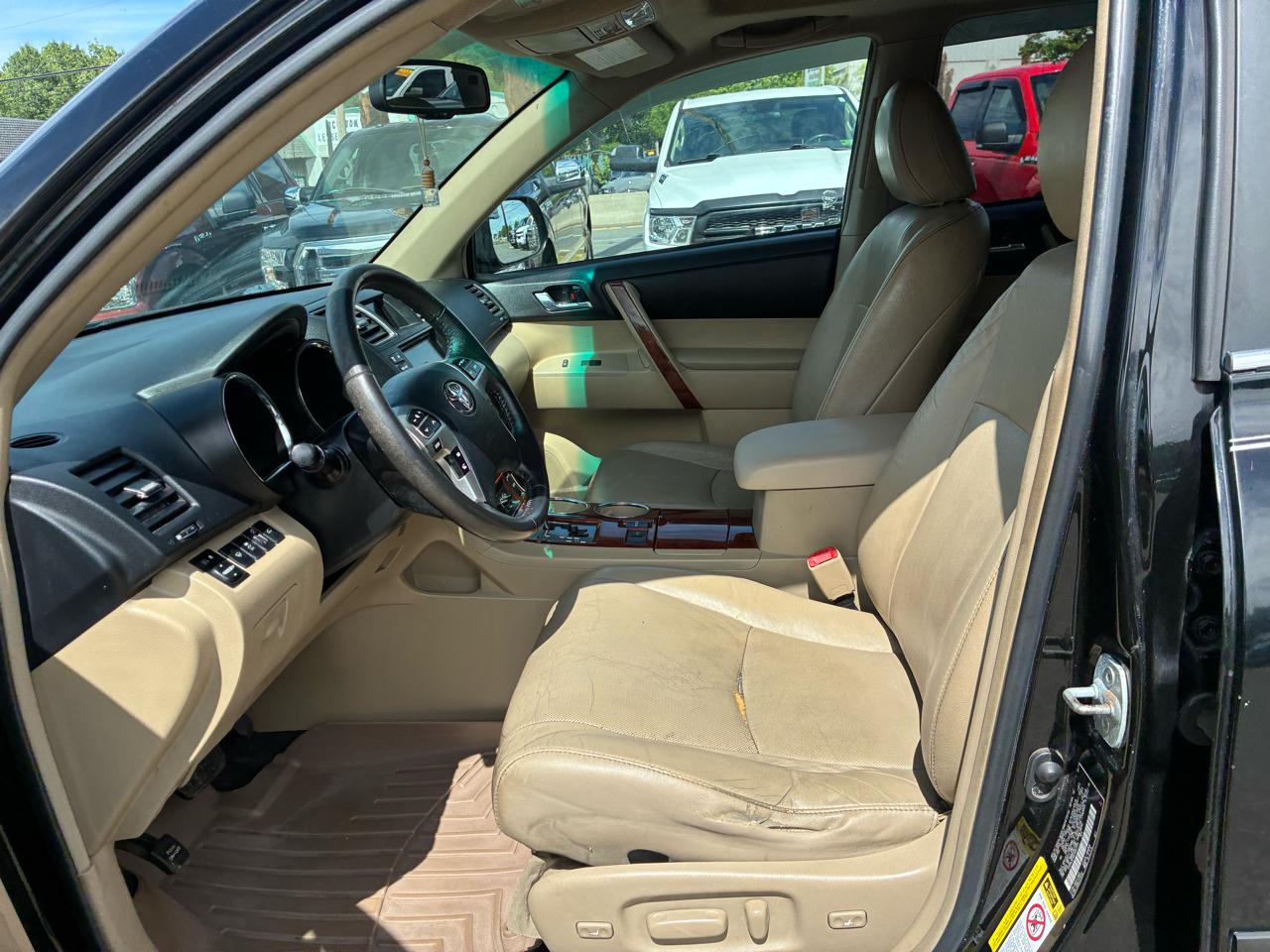 Toyota Highlander Limited 2WD 2012