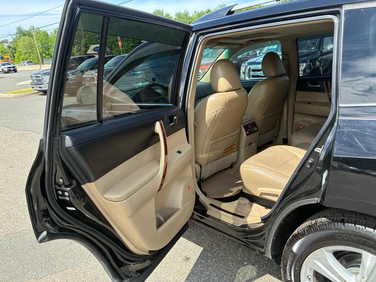 Toyota Highlander Limited 2WD 2012