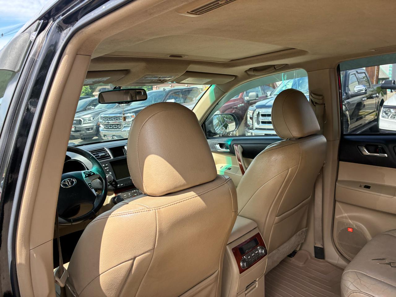 Toyota Highlander Limited 2WD 2012