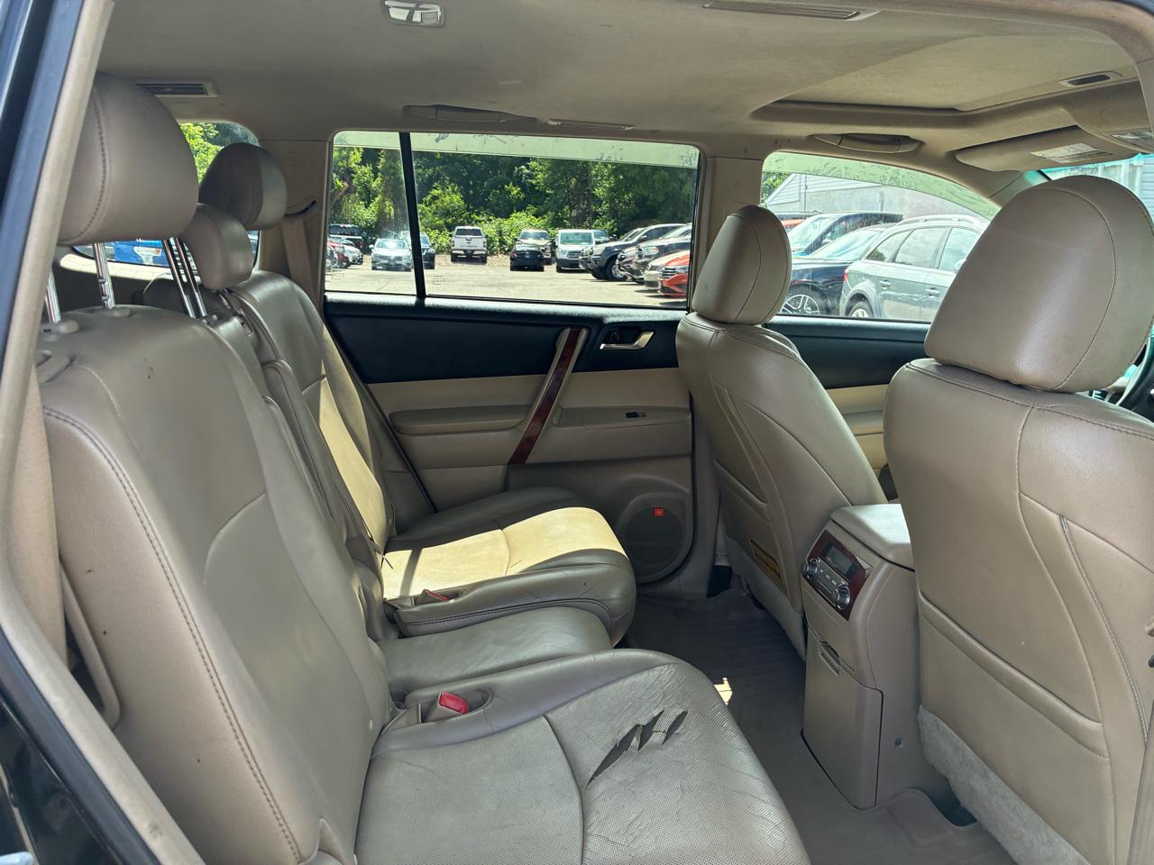 Toyota Highlander Limited 2WD 2012