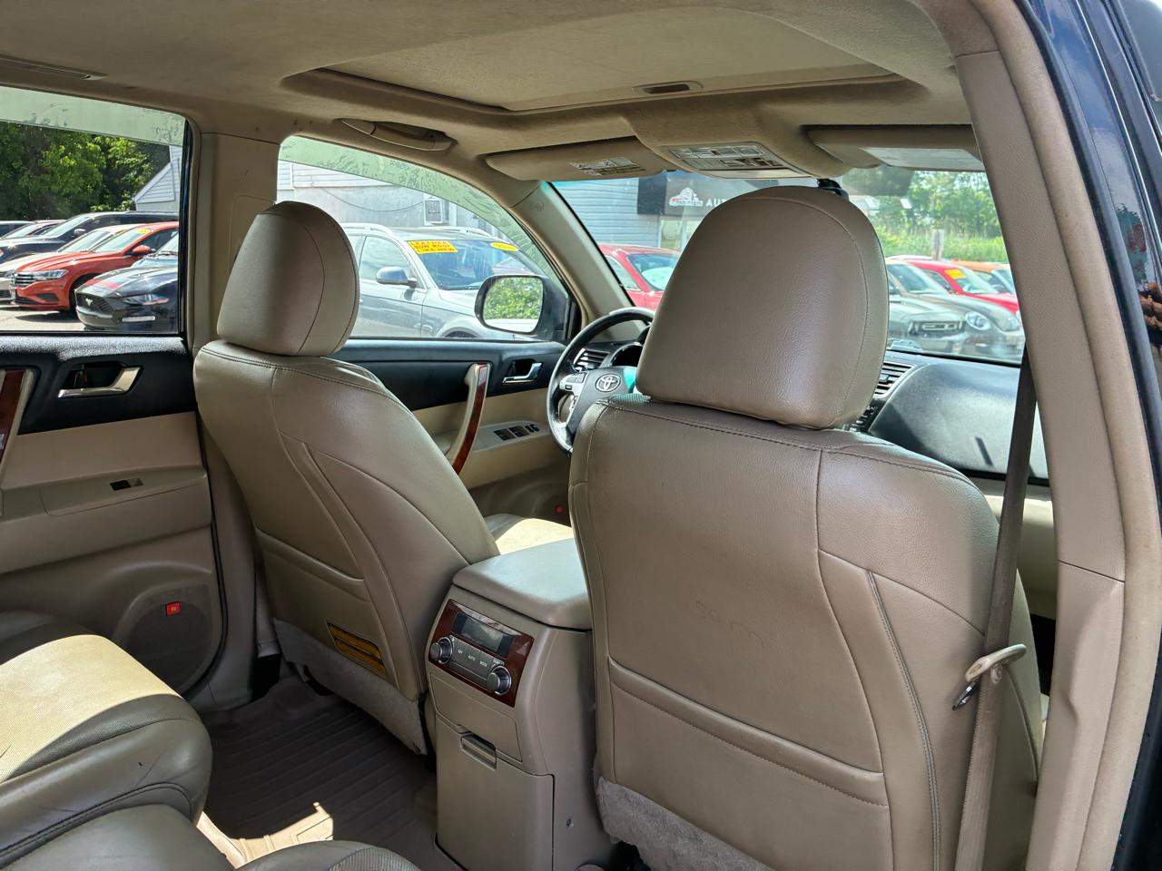 Toyota Highlander Limited 2WD 2012