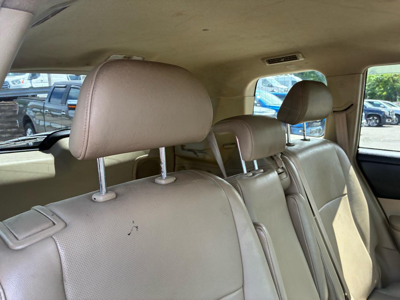 Toyota Highlander Limited 2WD 2012
