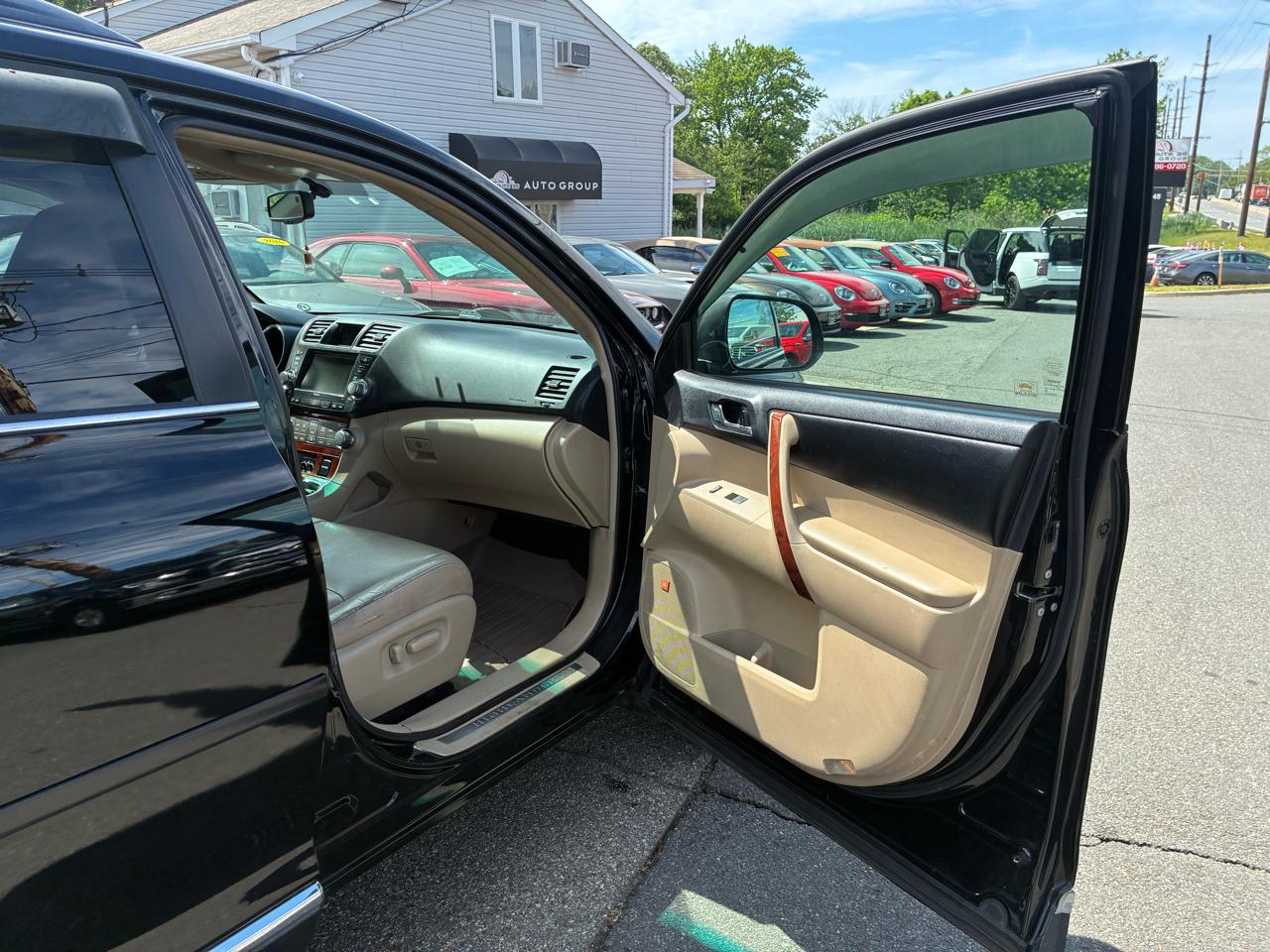Toyota Highlander Limited 2WD 2012