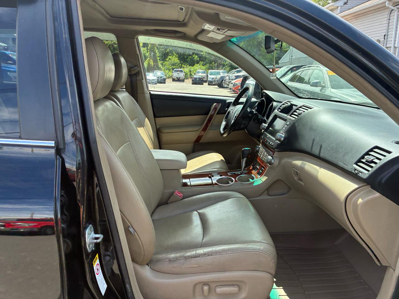 Toyota Highlander Limited 2WD 2012