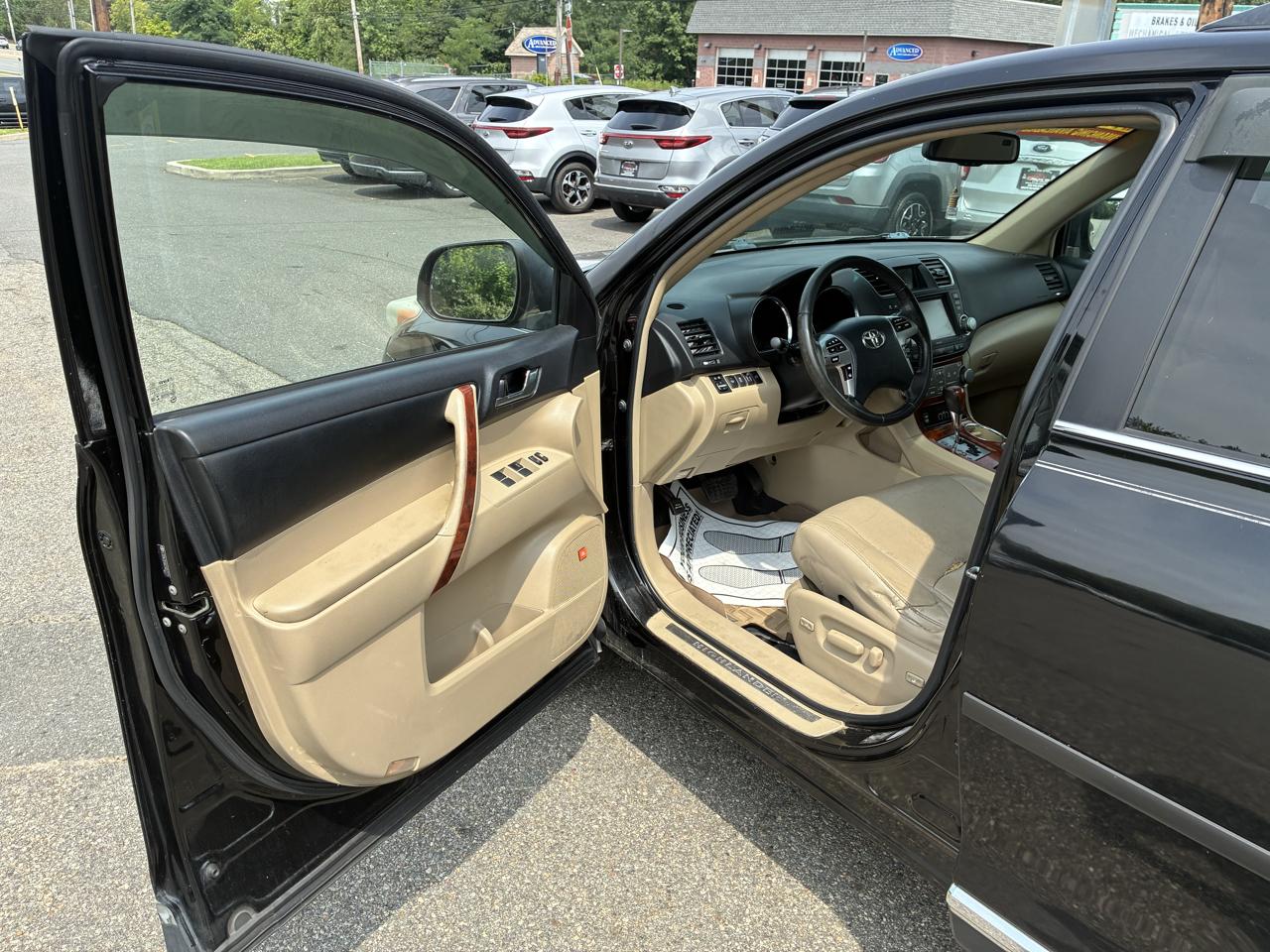Toyota Highlander Limited 2WD 2012