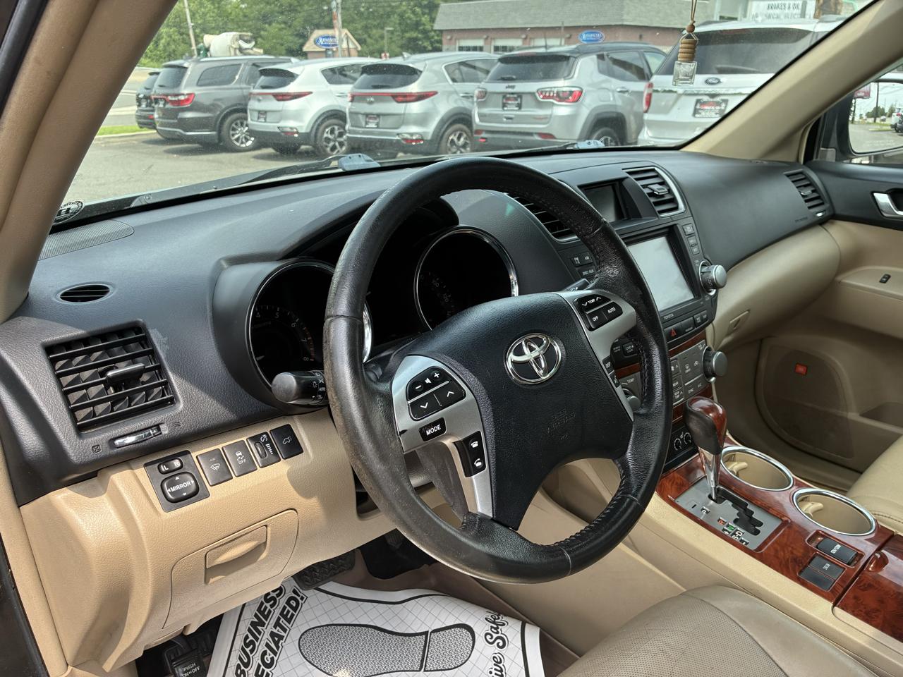 Toyota Highlander Limited 2WD 2012
