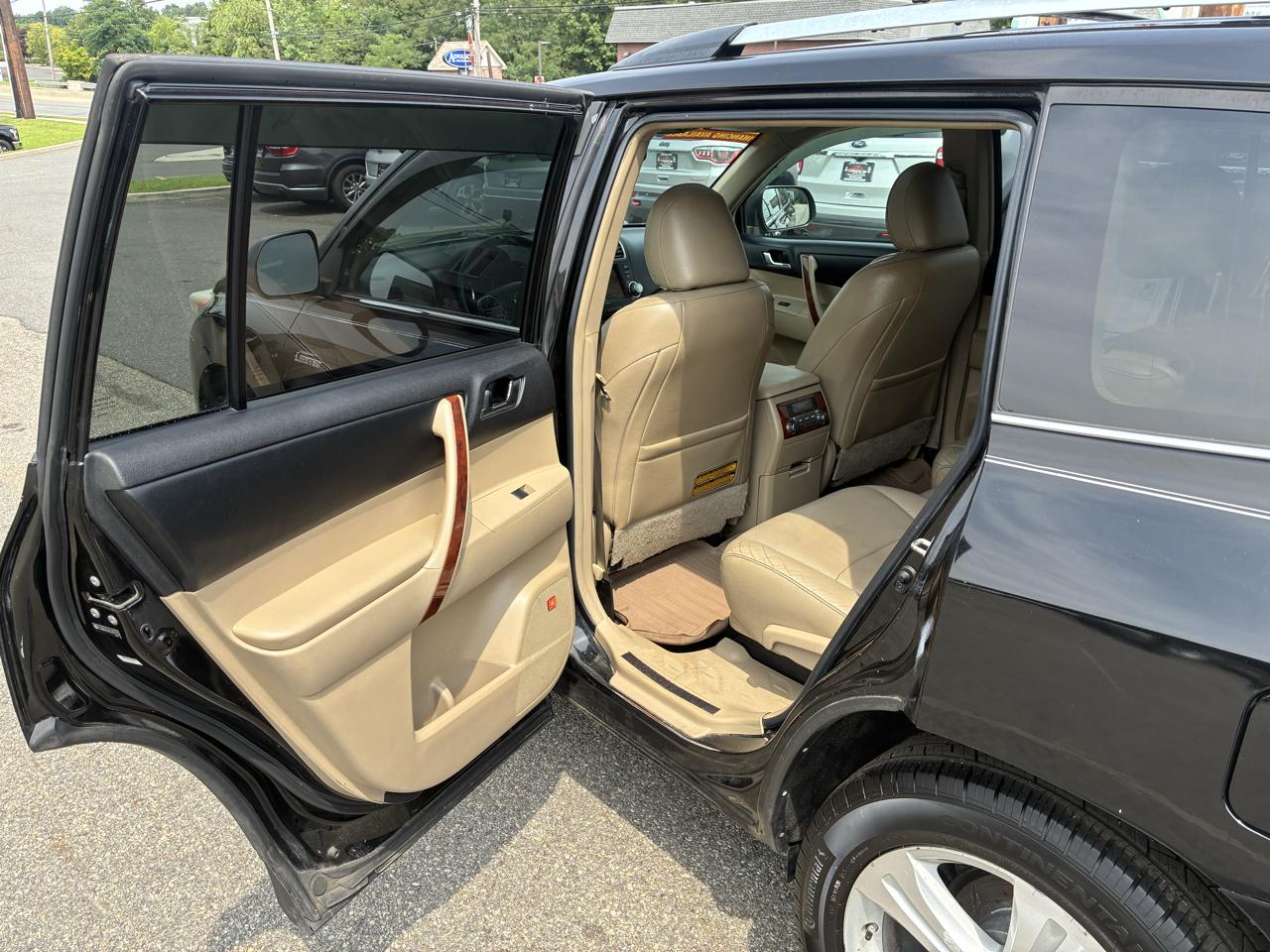 Toyota Highlander Limited 2WD 2012