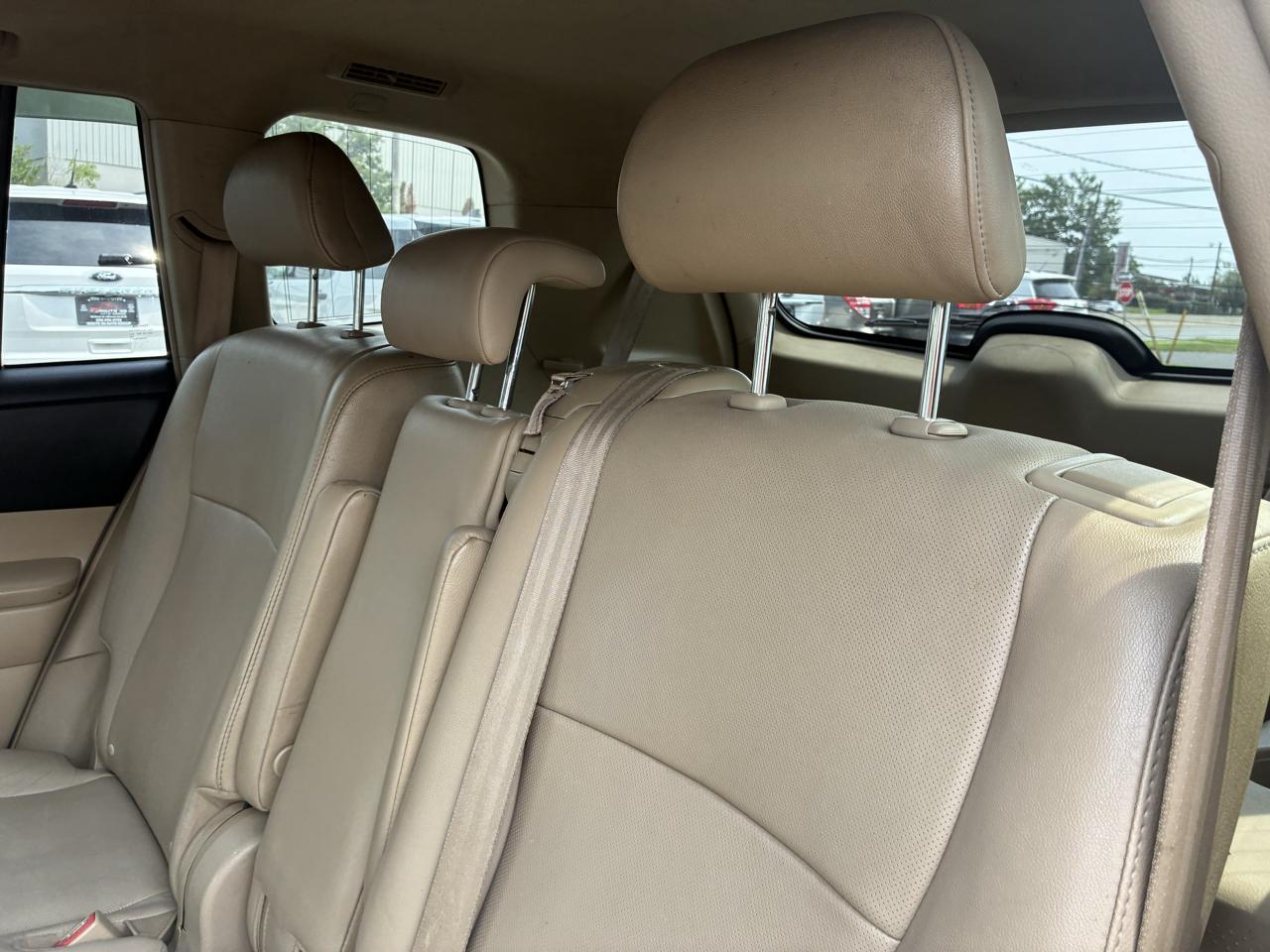 Toyota Highlander Limited 2WD 2012