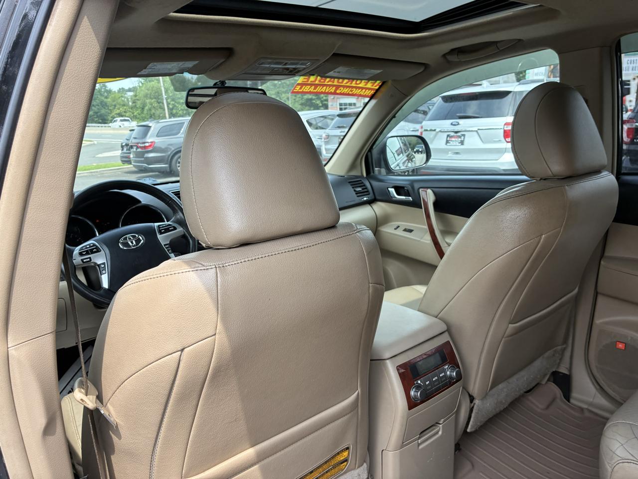 Toyota Highlander Limited 2WD 2012