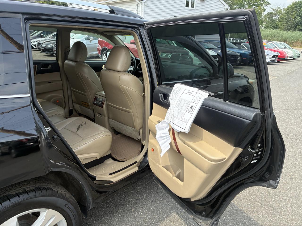 Toyota Highlander Limited 2WD 2012