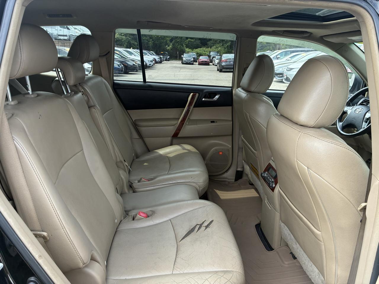 Toyota Highlander Limited 2WD 2012