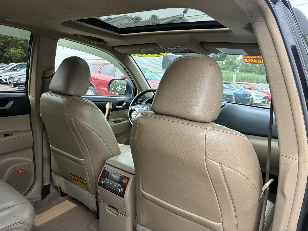 Toyota Highlander Limited 2WD 2012