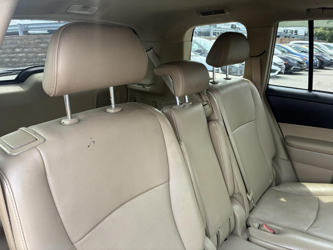 Toyota Highlander Limited 2WD 2012