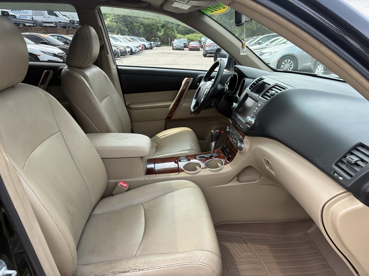 Toyota Highlander Limited 2WD 2012