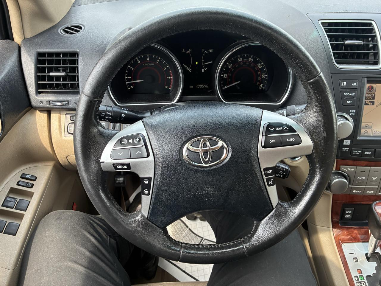 Toyota Highlander Limited 2WD 2012