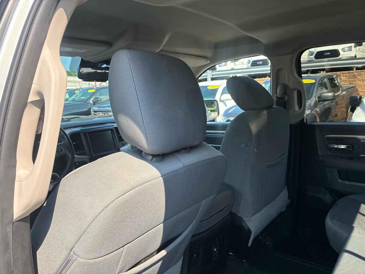RAM 1500 Big Horn Crew Cab 4WD 2016