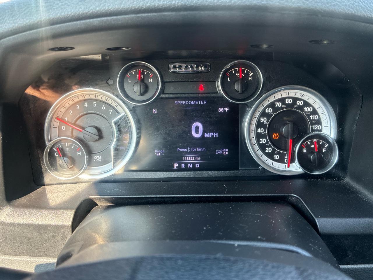 RAM 1500 Big Horn Crew Cab 4WD 2016