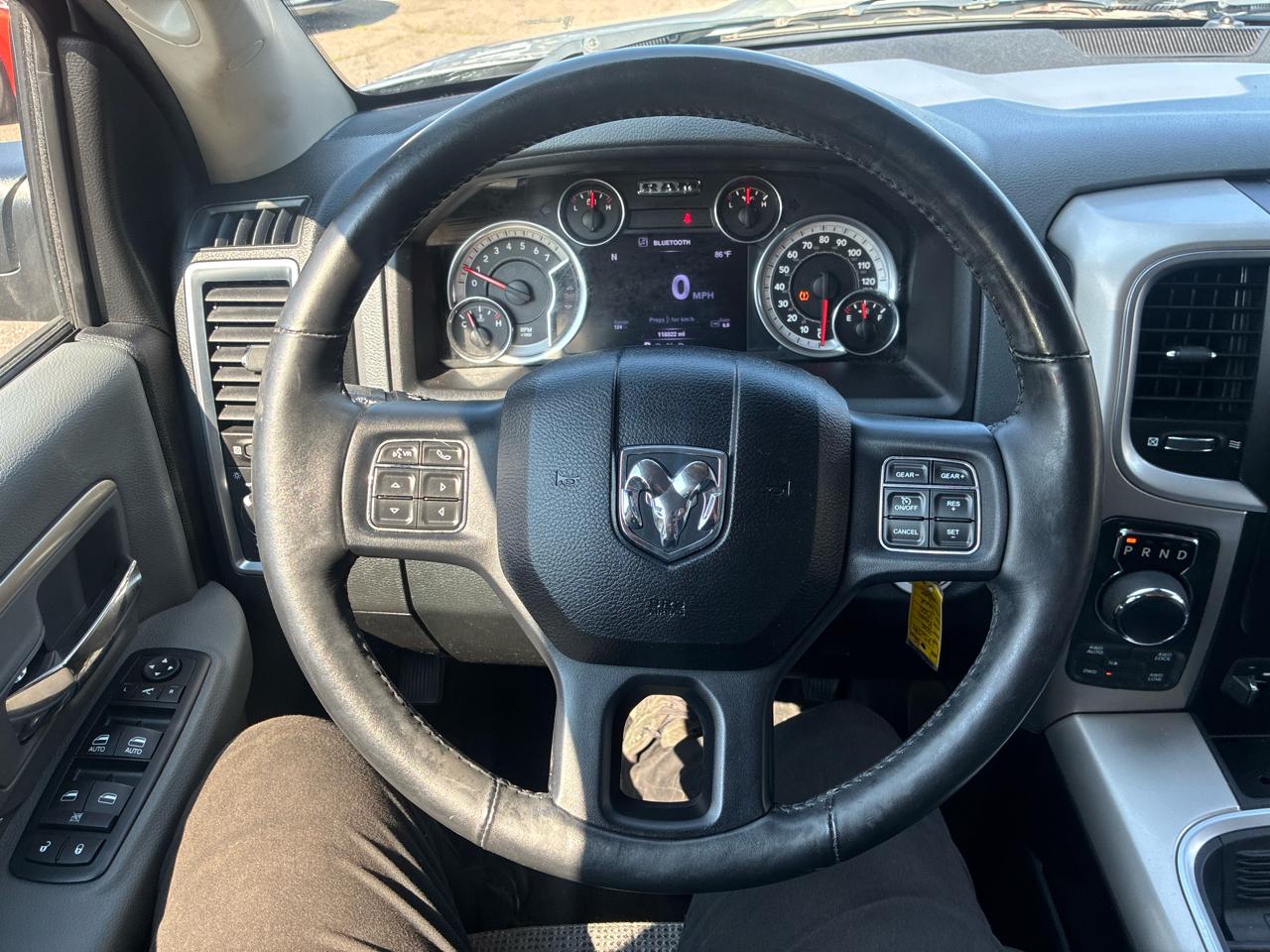 RAM 1500 Big Horn Crew Cab 4WD 2016