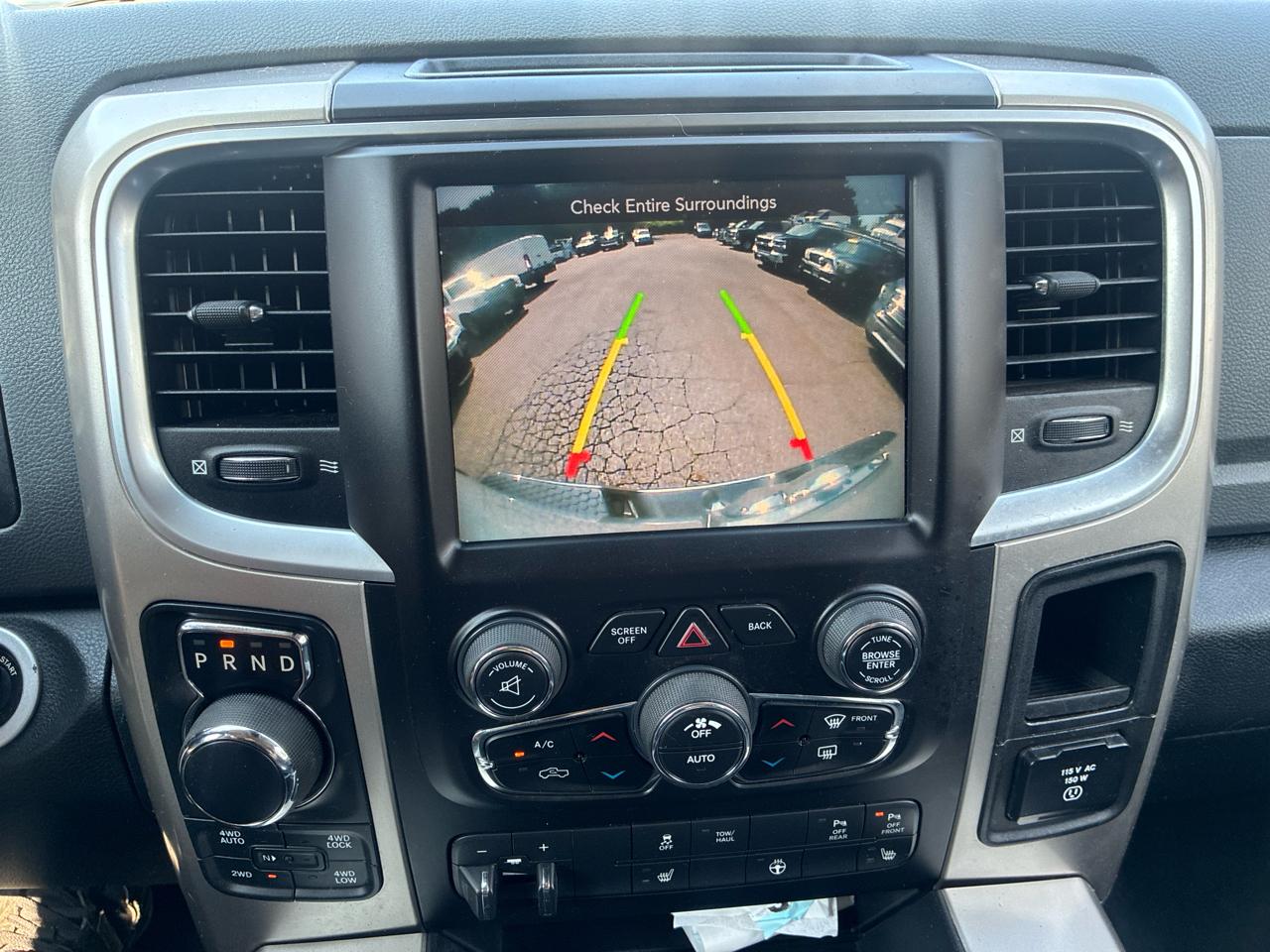 RAM 1500 Big Horn Crew Cab 4WD 2016