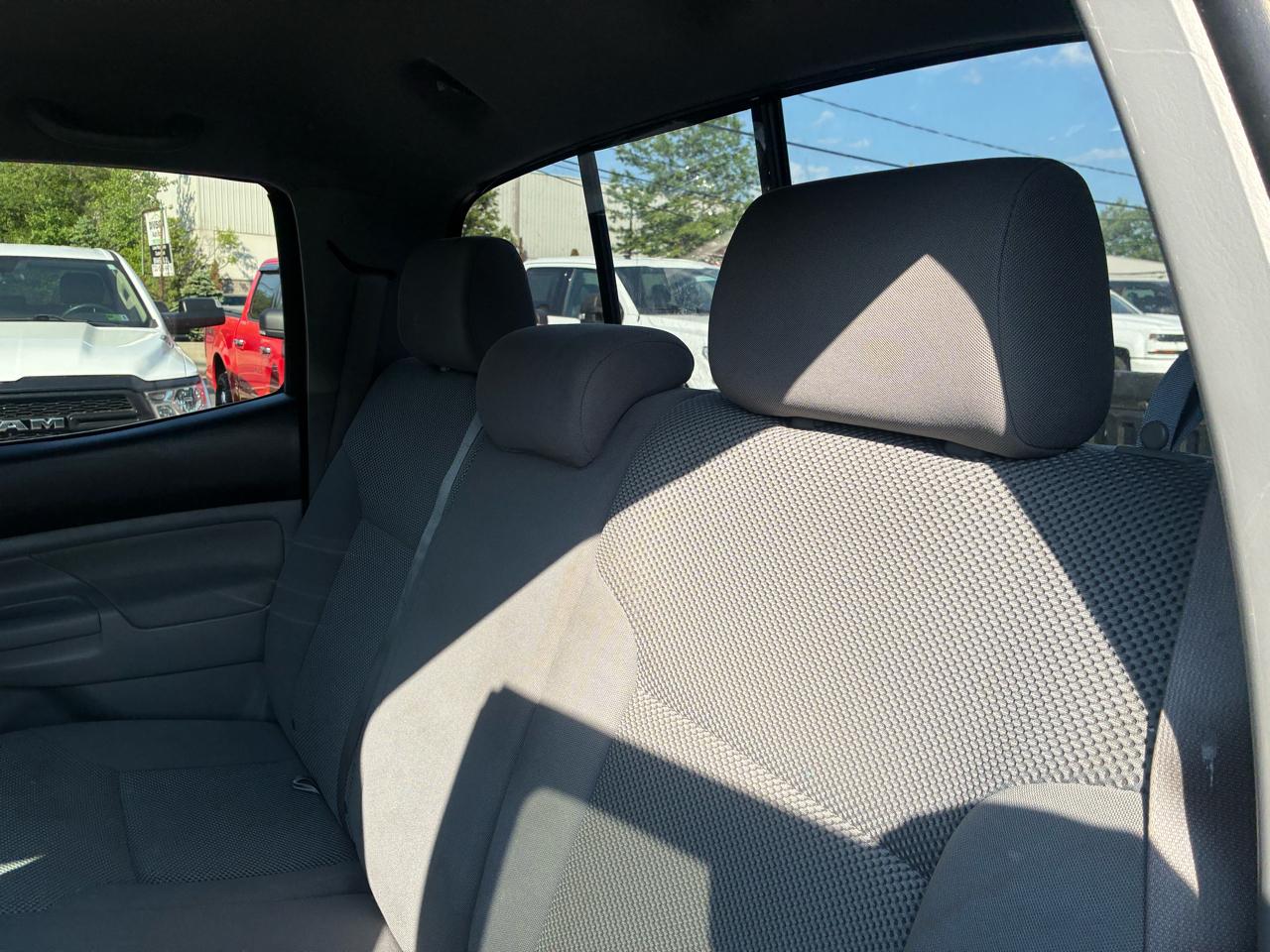 Toyota Tacoma Double Cab V6 4WD 2011