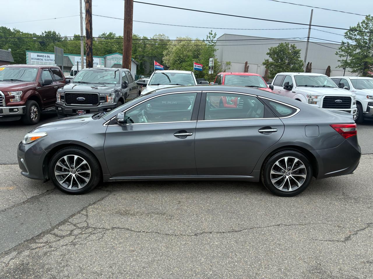 Toyota Avalon XLE 2018
