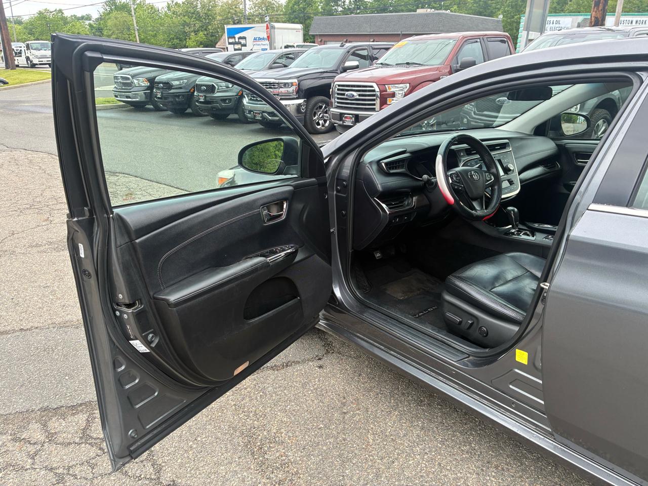 Toyota Avalon XLE 2018