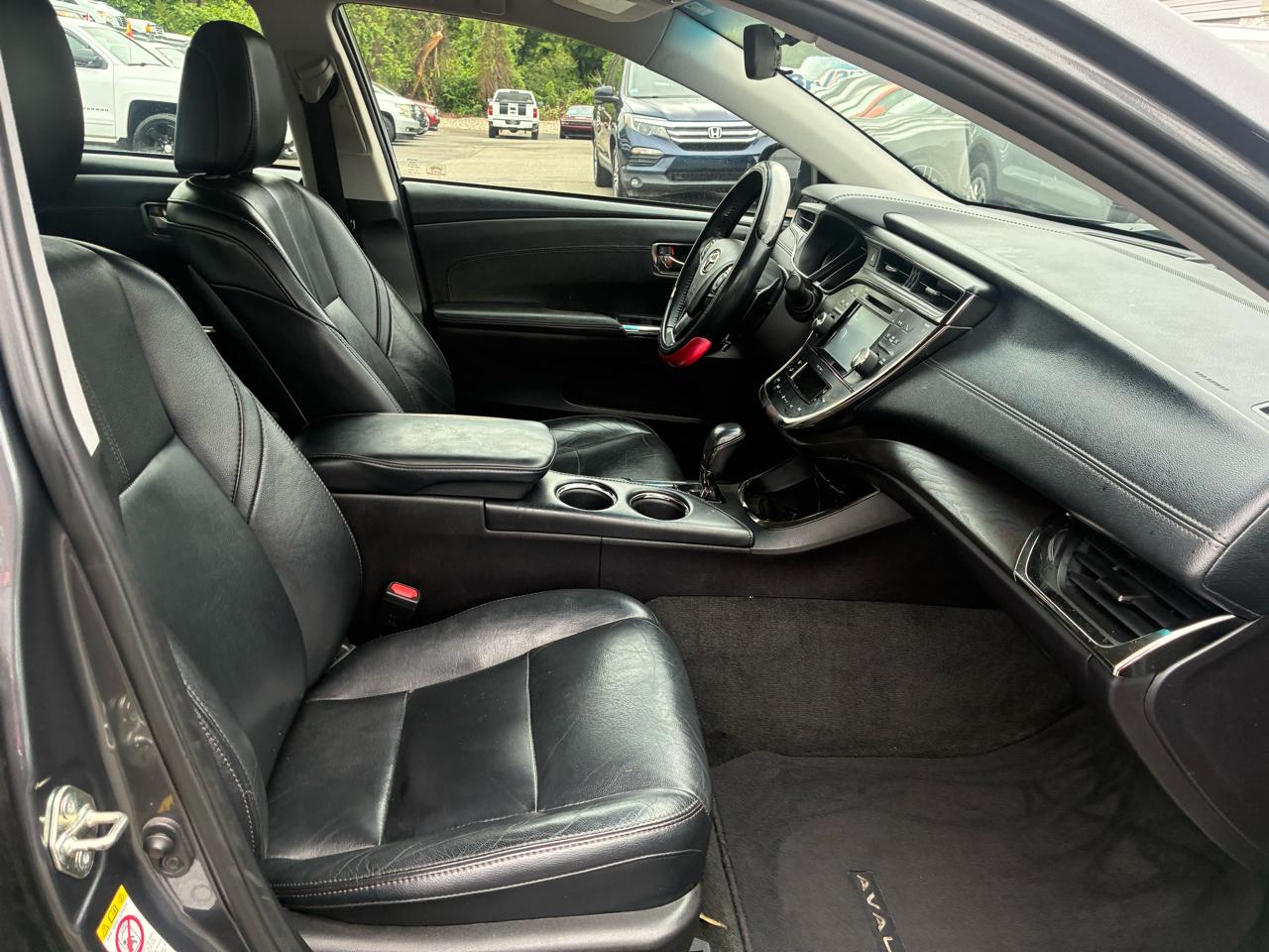 Toyota Avalon XLE 2018