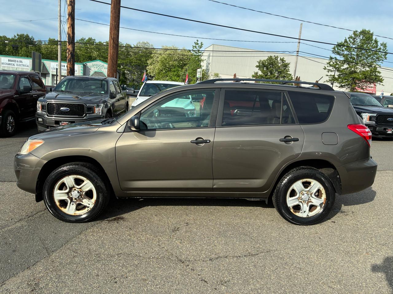 Toyota RAV4 Base I4 4WD 2012