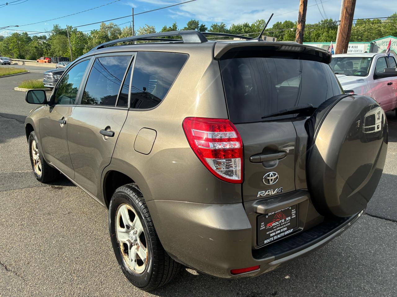 Toyota RAV4 Base I4 4WD 2012