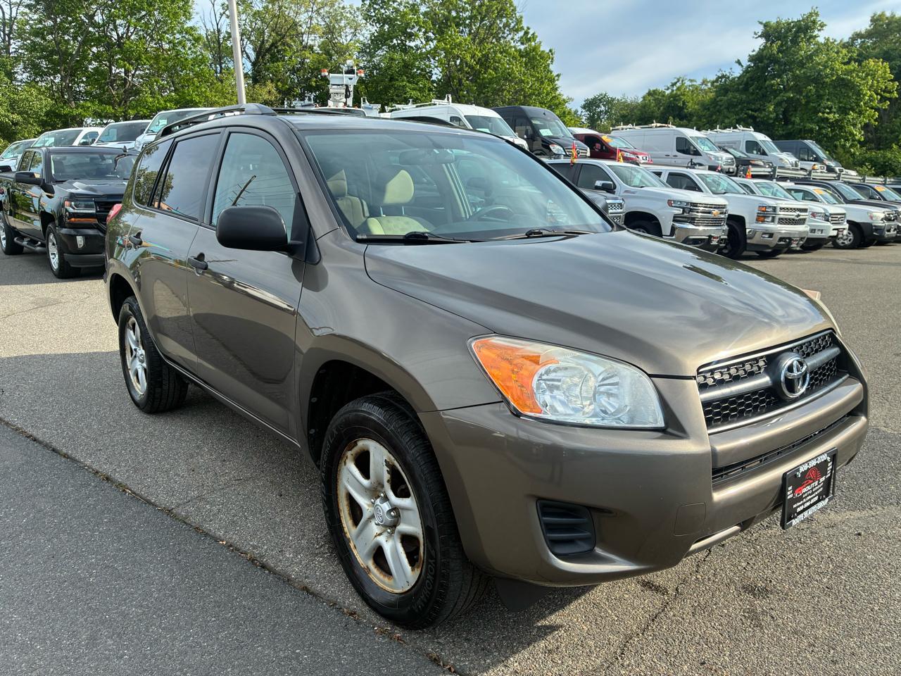 Toyota RAV4 Base I4 4WD 2012