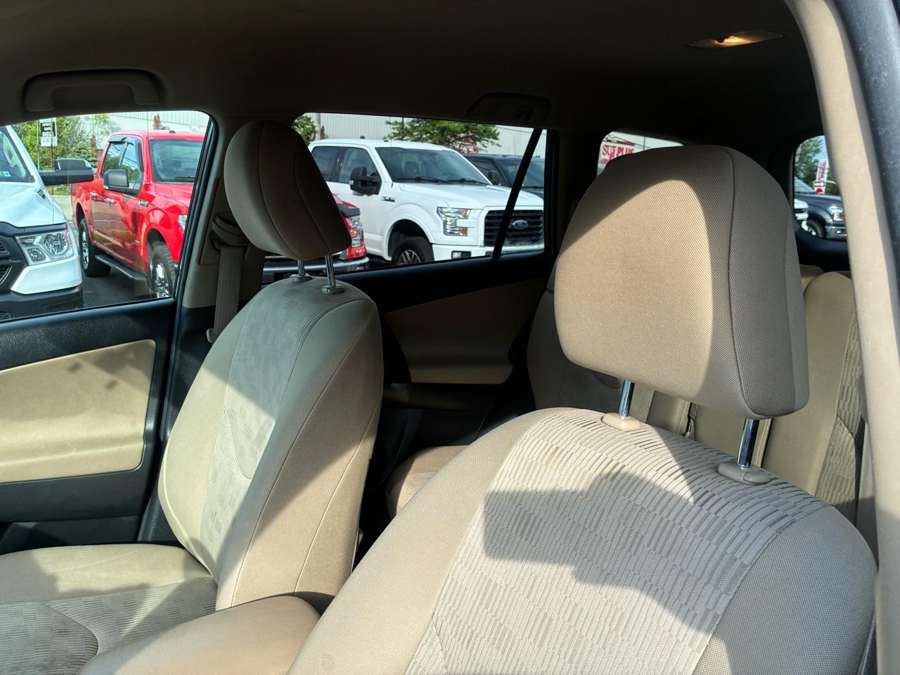Toyota RAV4 Base I4 4WD 2012