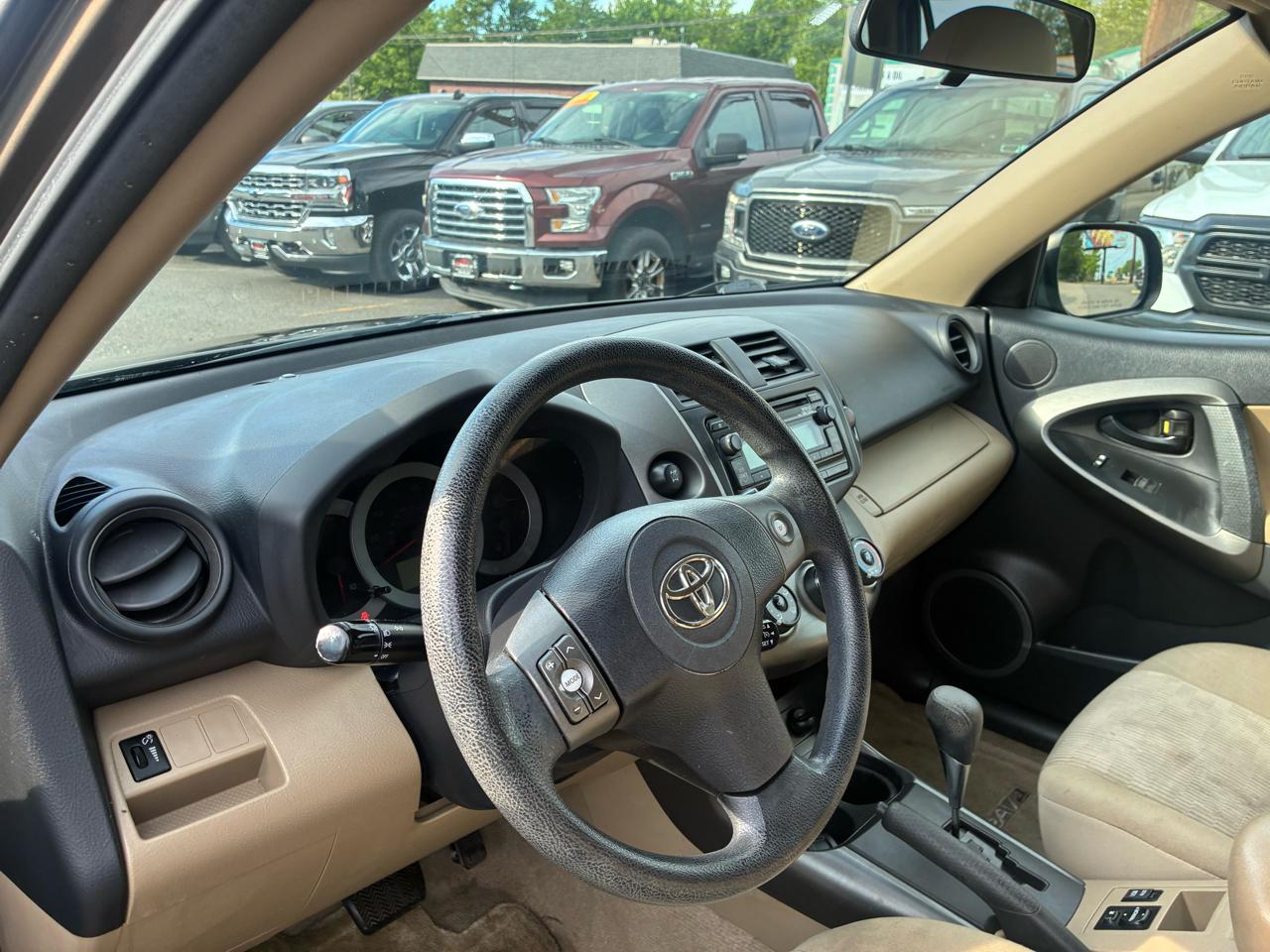 Toyota RAV4 Base I4 4WD 2012