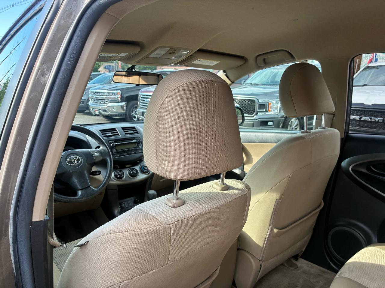 Toyota RAV4 Base I4 4WD 2012