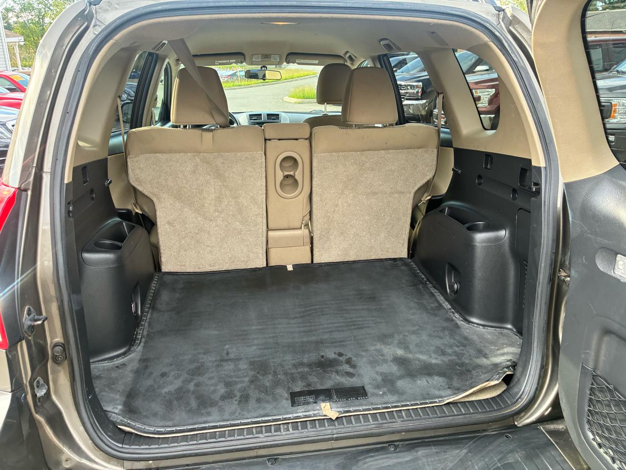 Toyota RAV4 Base I4 4WD 2012